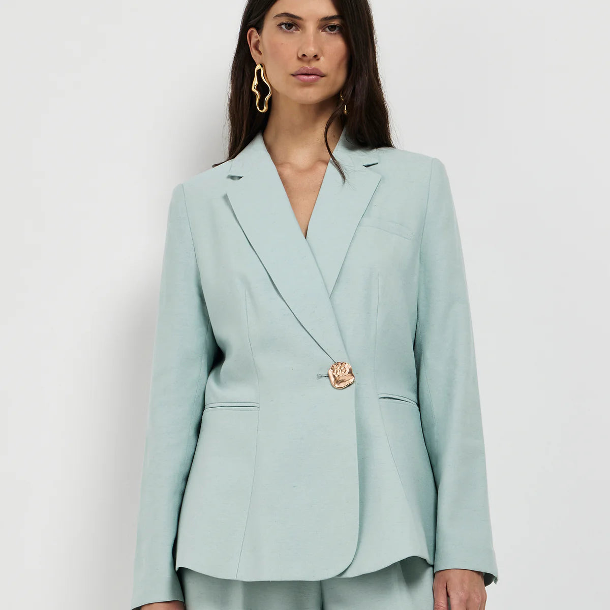 SOHO BLAZER AND PANT BY SHEIKE