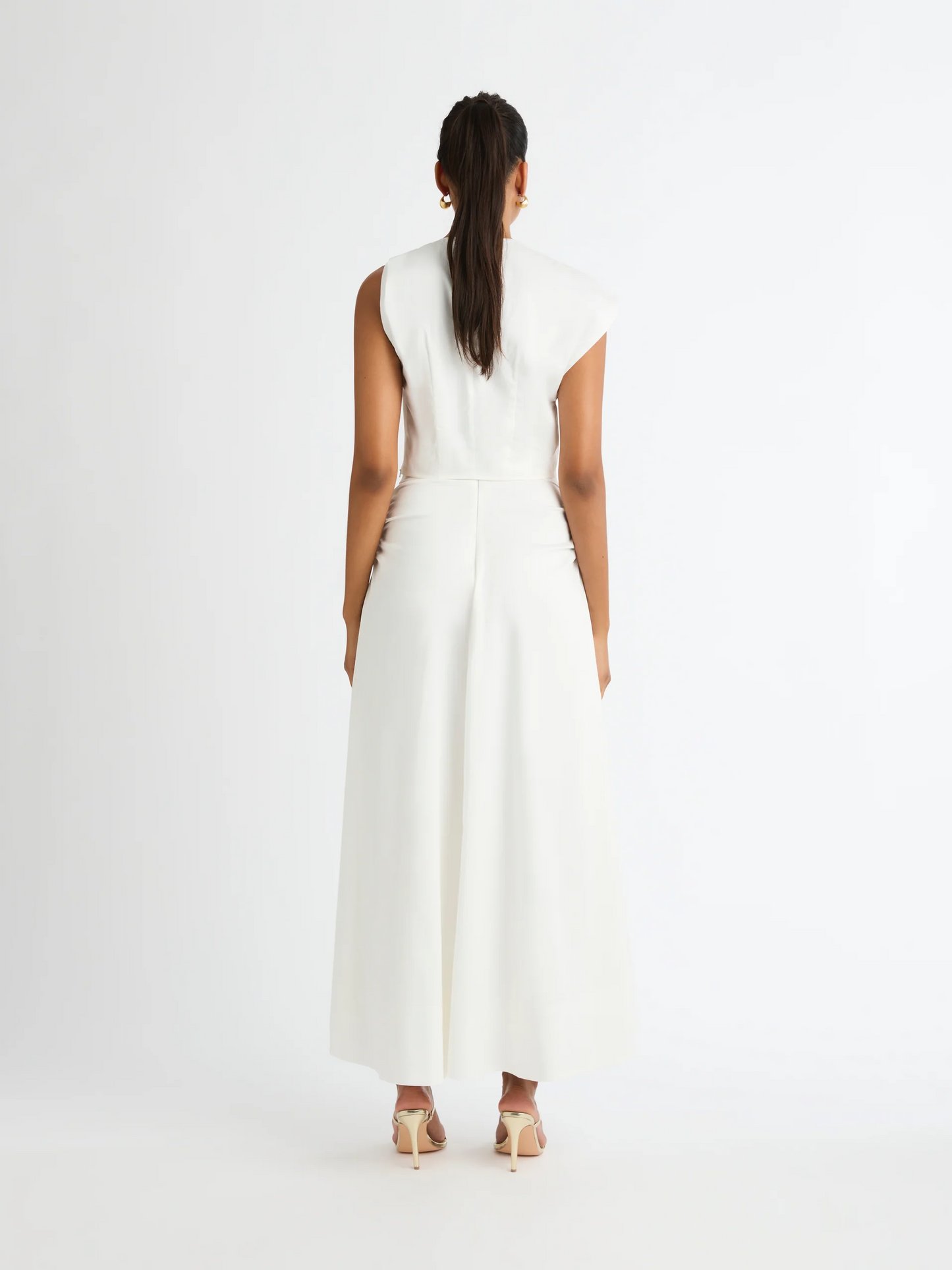 ZADIE SET IN WHITE BY SHEIKE